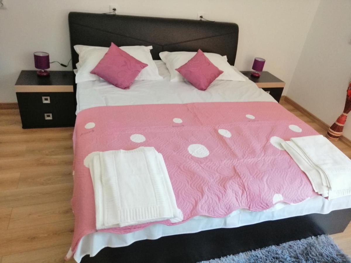 Hotel Casa Gabi'S Orszowa Zewnętrze zdjęcie